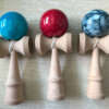 Marmorimustriline puidust kendama