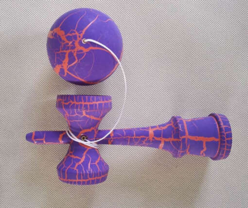 Valge mustriga kendama